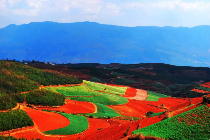 云南東川紅土地的最佳旅游時(shí)間是什么時(shí)候？