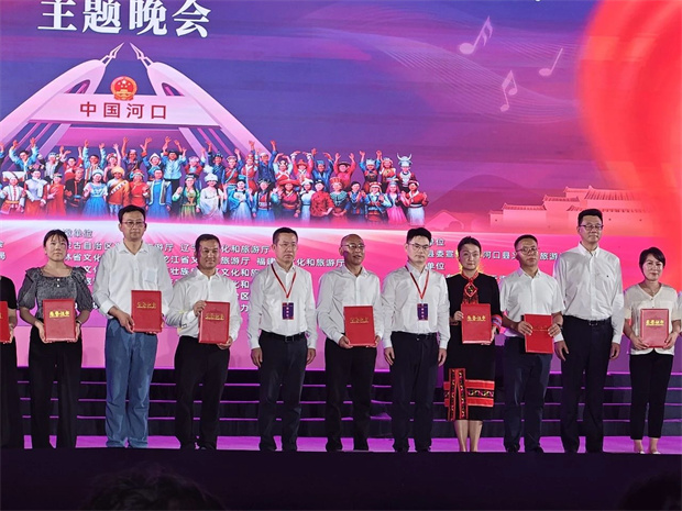 云南旅游,云南旅行社,云南團(tuán)建公司,云南策劃公司,臨滄旅游,臨滄旅行社,臨滄團(tuán)建公司,臨滄策劃公司,臨滄會(huì)議會(huì)展:臨滄聲音,唱響國(guó)門!